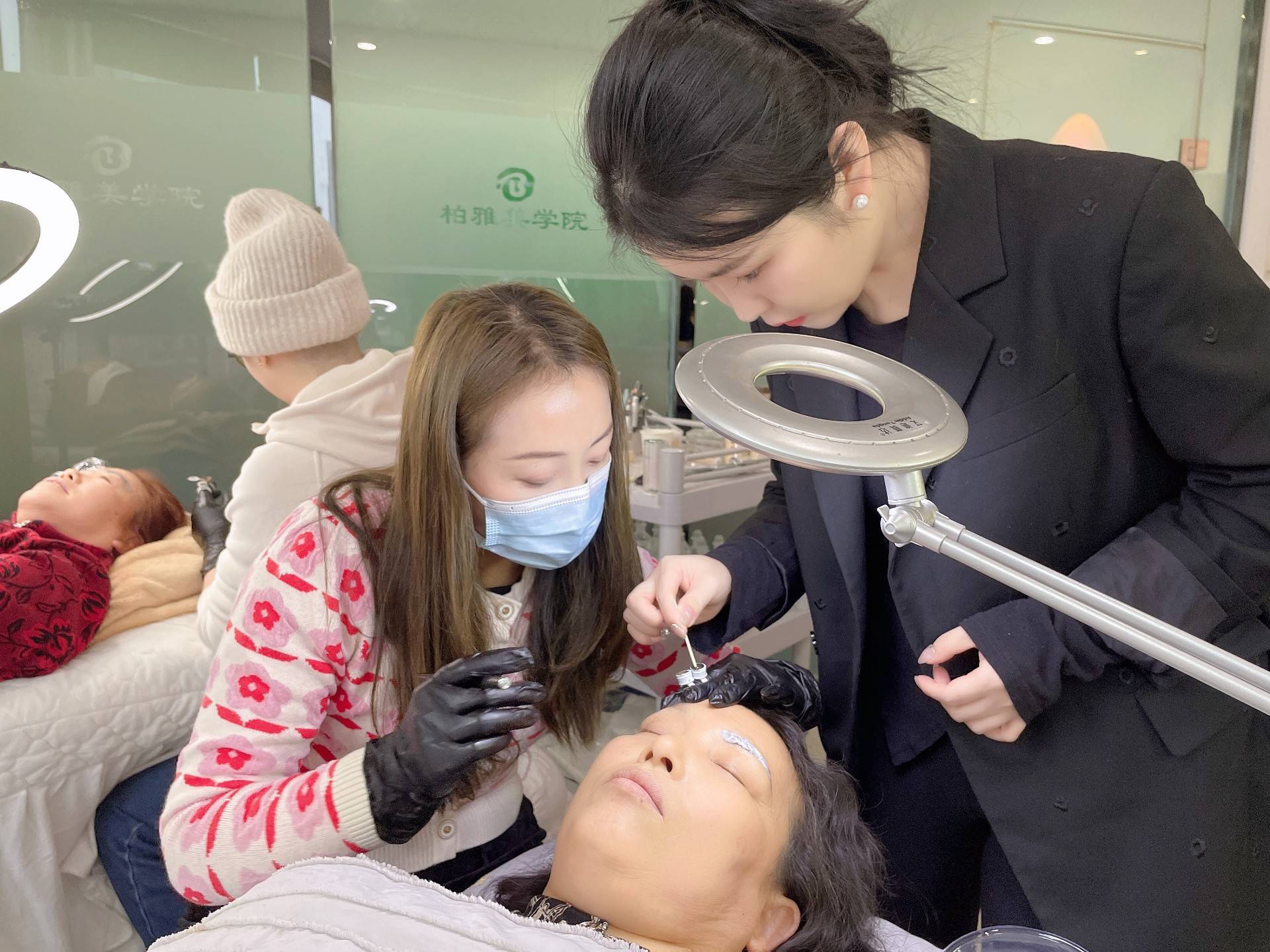 學美甲美睫去哪里學最好