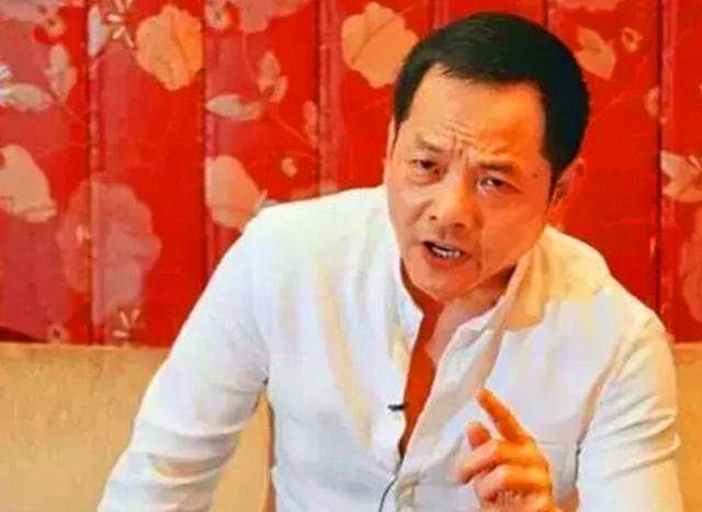 香港黑幫教父：新義安14K大佬把酒言歡，如今出獄只能玩區(qū)塊鏈