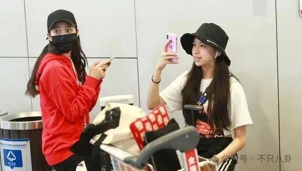前幾年還被嘲長(zhǎng)得土，如今逆襲成大美女了？！