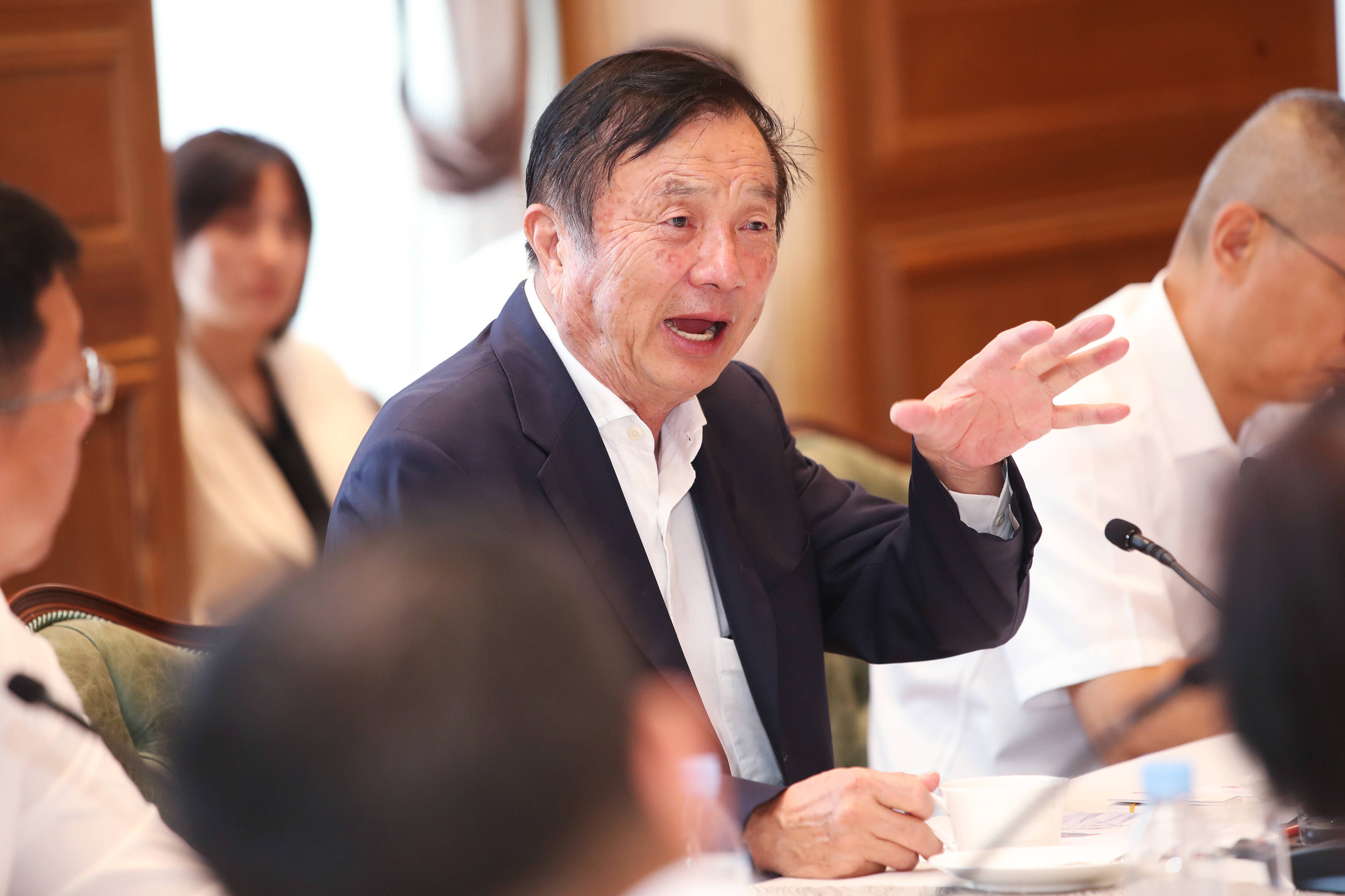 華為公布前三季度業(yè)績：營業(yè)收入5859億元，凈利潤628.68億元！任正非：今天還不能說華為能活下來