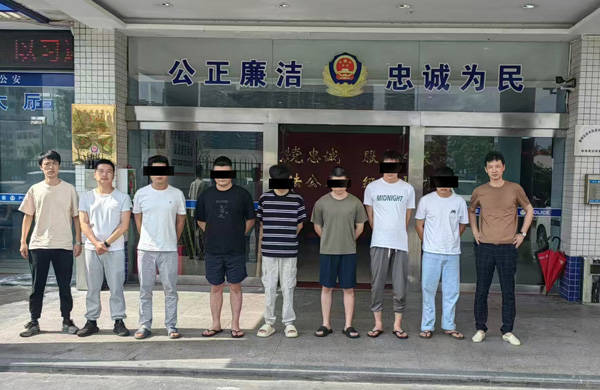 印章是假的，檢測報告是假的，連官網(wǎng)也是假的……一起偽造公司印章案告破