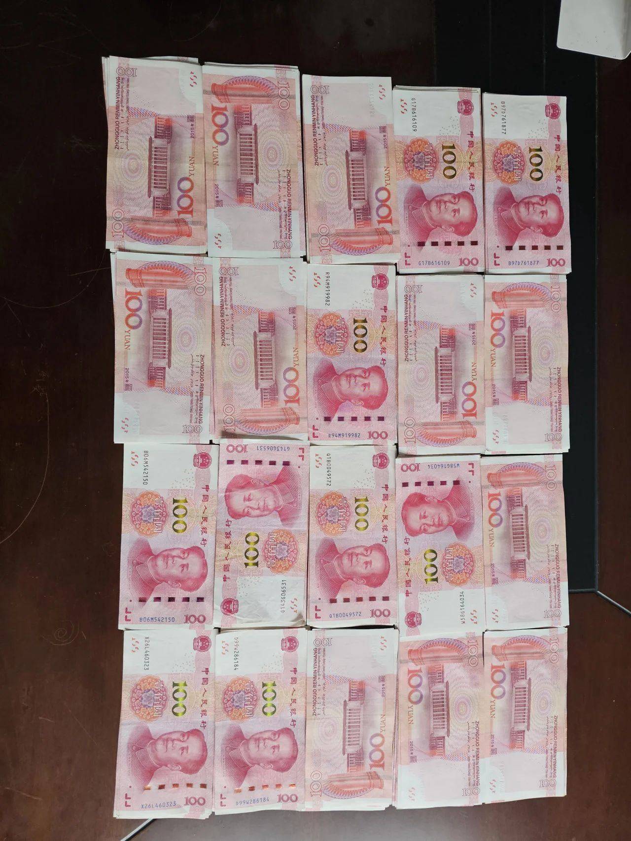 熱水壺和“喜糖”里藏著大把現(xiàn)金，浙江多地已發(fā)生，警方提醒：司機(jī)請(qǐng)警惕