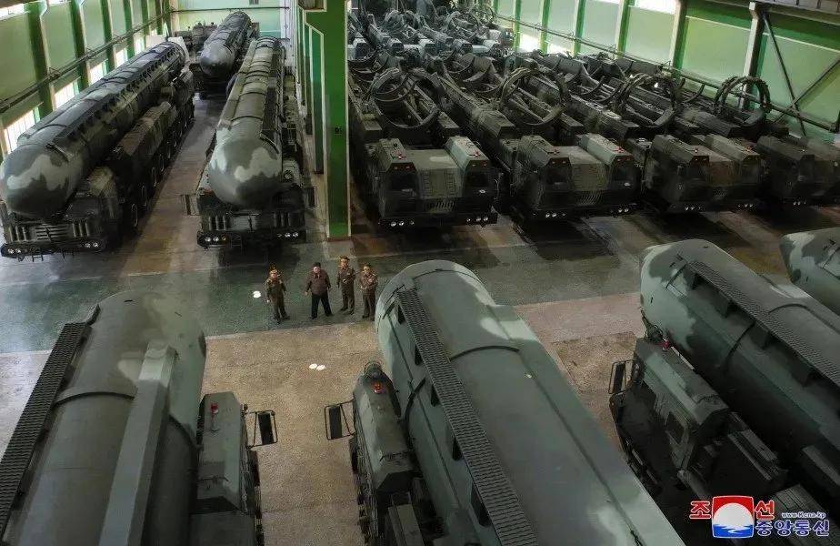 金正恩同志發(fā)出警告，“核戰(zhàn)爭(zhēng)一觸即發(fā)”！發(fā)生了什么？