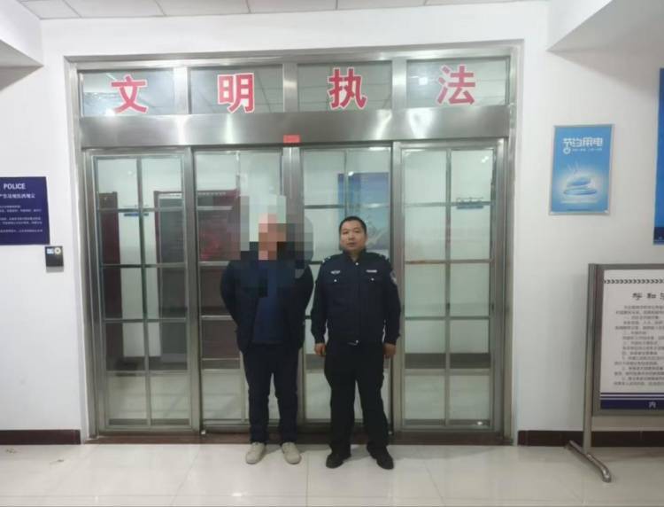 呼和浩特：洗浴中心內發(fā)生沖突，男子重拳毆打對方面部……