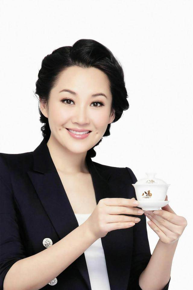 事實(shí)證明，55歲“無(wú)人敢娶”的許晴，才是真正的人間清醒！
