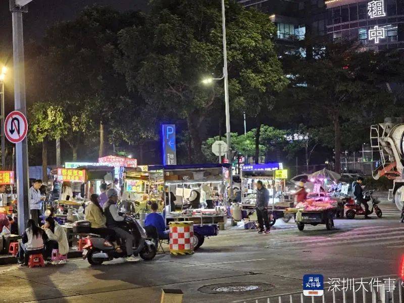 深圳一商圈50米40多個(gè)攤位，還擺上機(jī)動(dòng)車道！街道辦：清理整治勸導(dǎo)