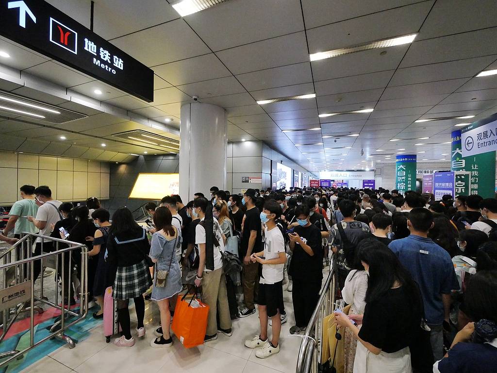 形似棺材的地鐵口被拆除，別讓設(shè)計公司當(dāng)冤大頭