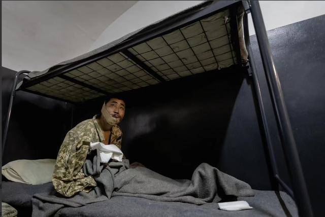 2名朝鮮士兵被俘后全交代了：朝軍損失慘重，1人想留在烏克蘭
