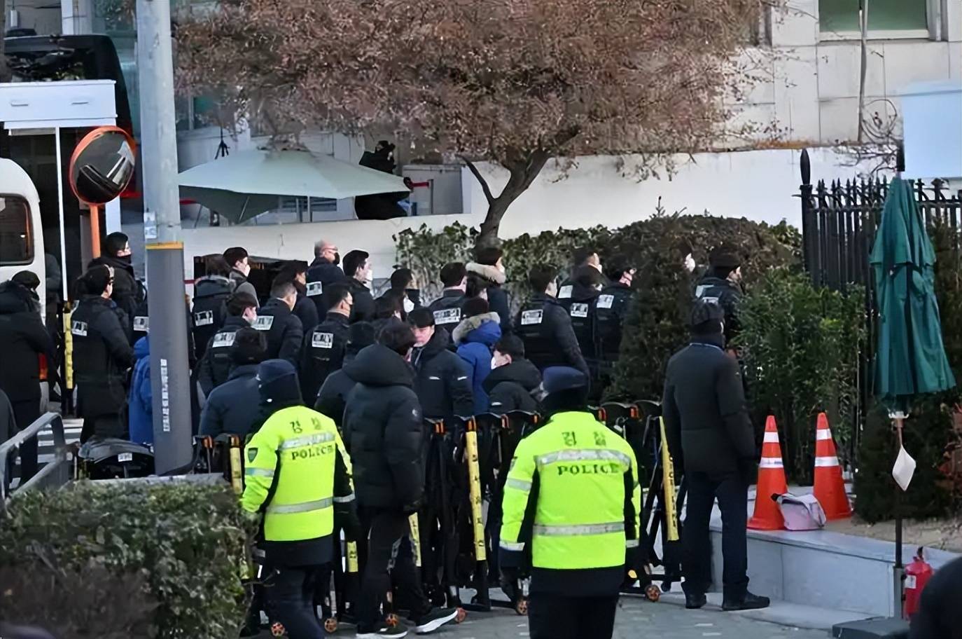 尹錫悅趕在入獄前猛打一槍，打破韓國77年慣例！忠粉悲痛！