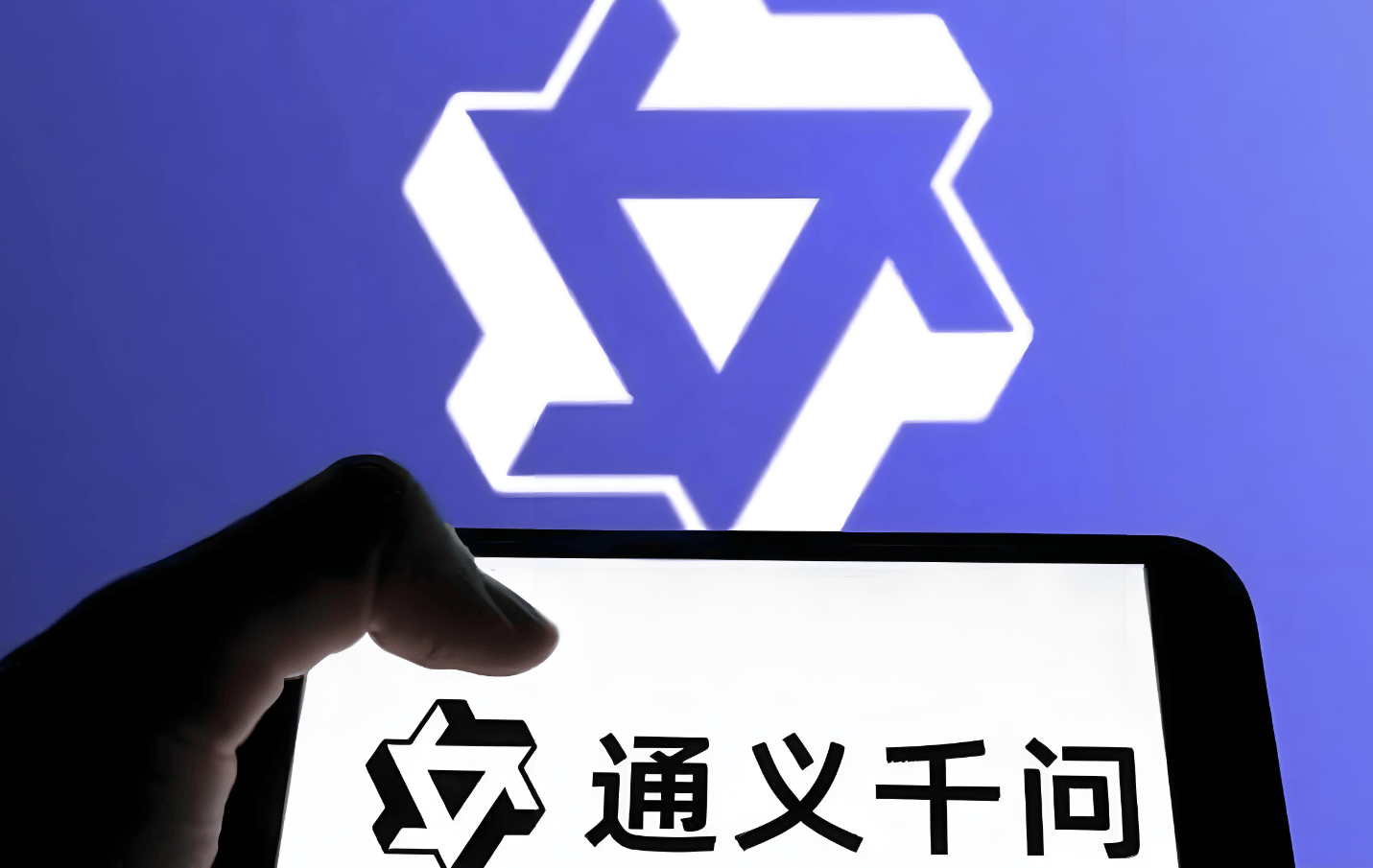 阿里開源最新推理模型：性能媲美DeepSeek-R1，但參數(shù)不到5%，強(qiáng)化學(xué)習(xí)再立大功