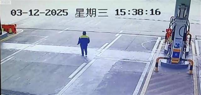 全網(wǎng)關(guān)注！加油后逃單的保時捷男司機落網(wǎng)了