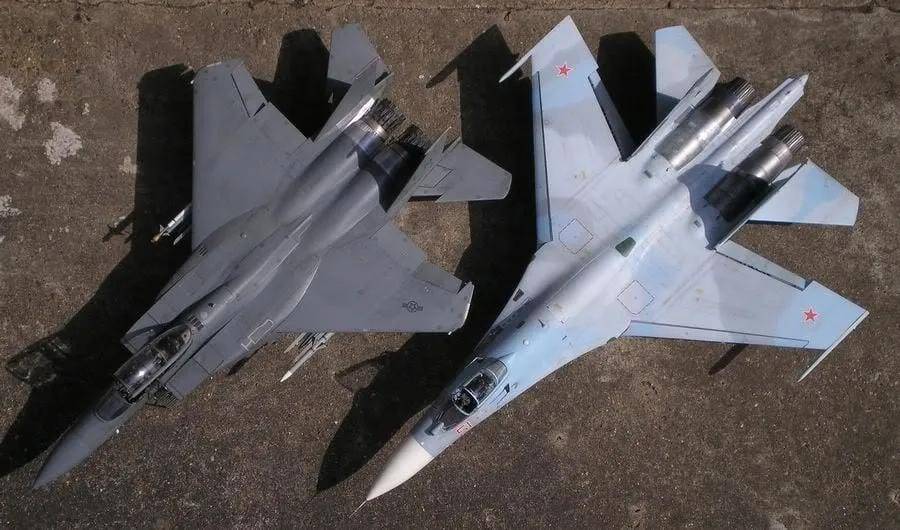成飛“六代機(jī)”再次試飛，為何采用三發(fā)構(gòu)型？受限于發(fā)動(dòng)機(jī)性能？