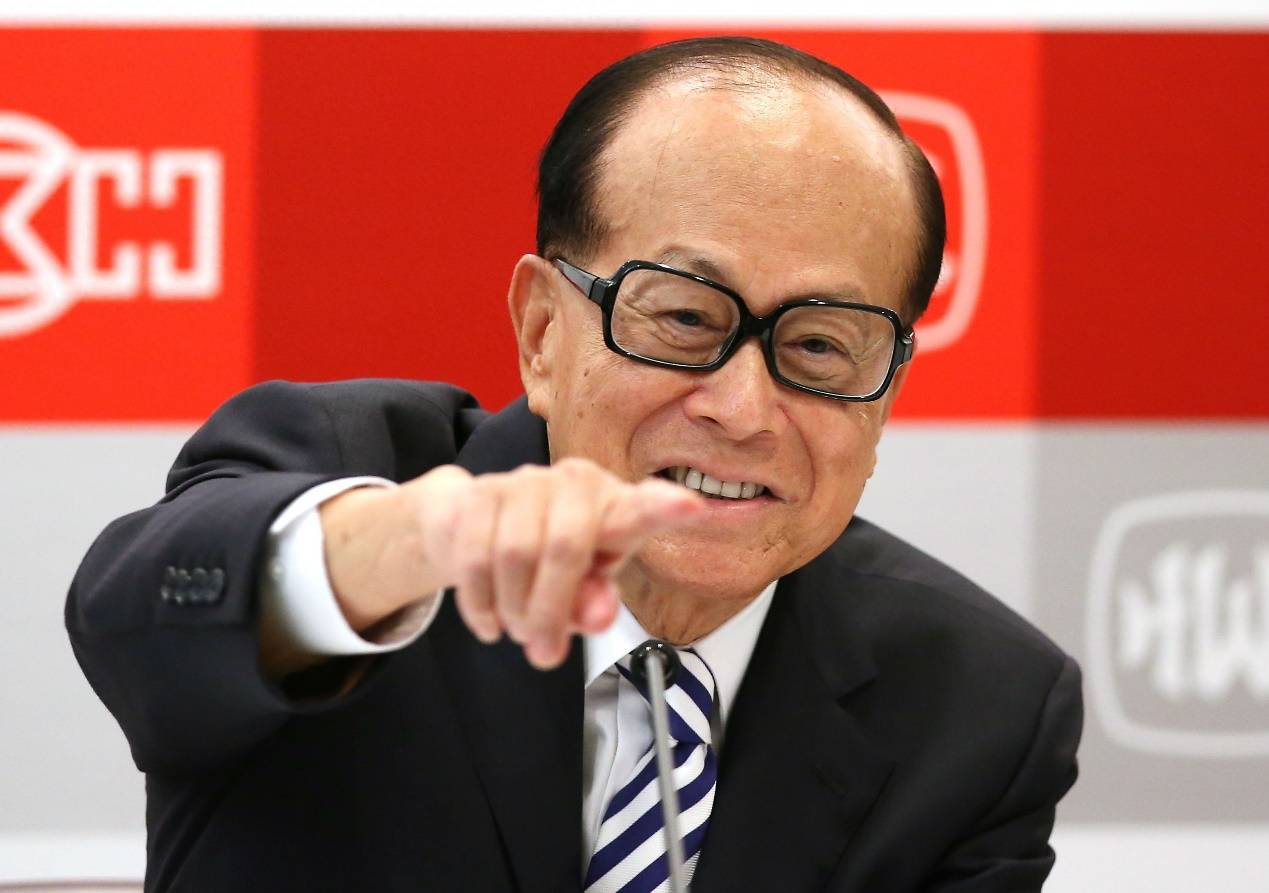 招招致命！等從李嘉誠(chéng)手里奪回巴拿馬港口后，特朗普下令猛攻胡塞！
