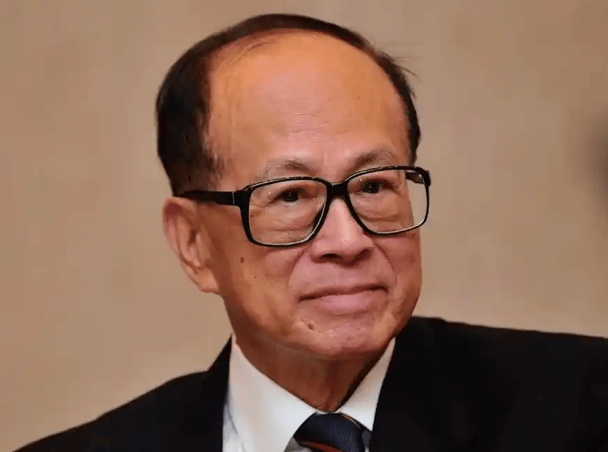 大陸話音剛落，港口收購懸念升級！李嘉誠之子赴陸，官方上硬菜