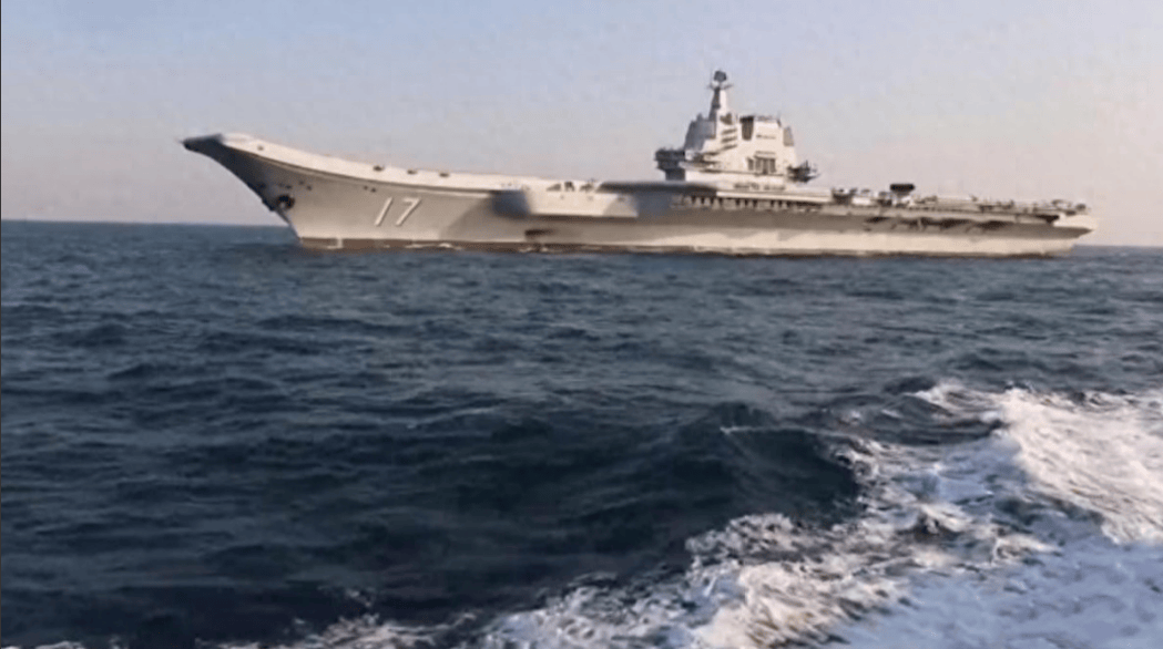 日艦大波號(hào)“橫切”山東艦，臺(tái)海局勢(shì)再添變數(shù)，日本對(duì)華軍事意圖暴露無(wú)遺！