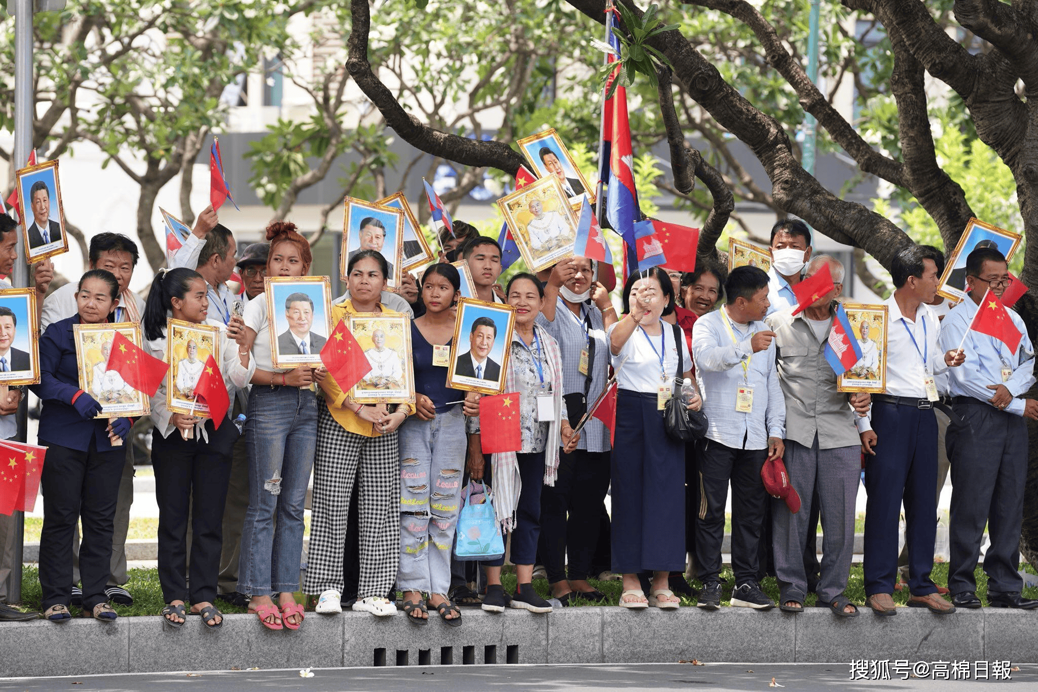 習(xí)近平抵達(dá)柬埔寨?西哈莫尼國王機(jī)場迎接