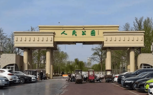 三河“禁用紅黑藍”事件始末：官方正式回應“警徽改色”