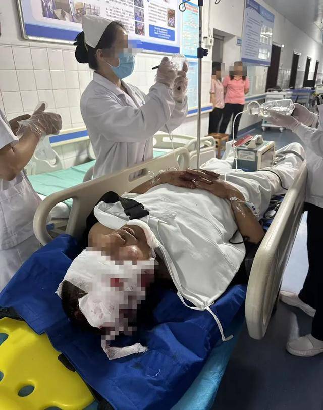 六旬男子騎車被越野車撞飛，女兒發(fā)帖：肇事司機是退休法官
