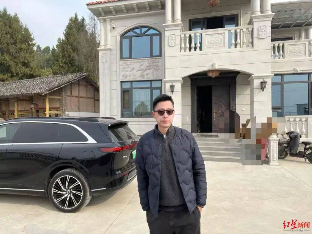 小伙搬磚9年攢200萬，修別墅買車：寧愿不要這些錢，若時間倒流想好好讀書
