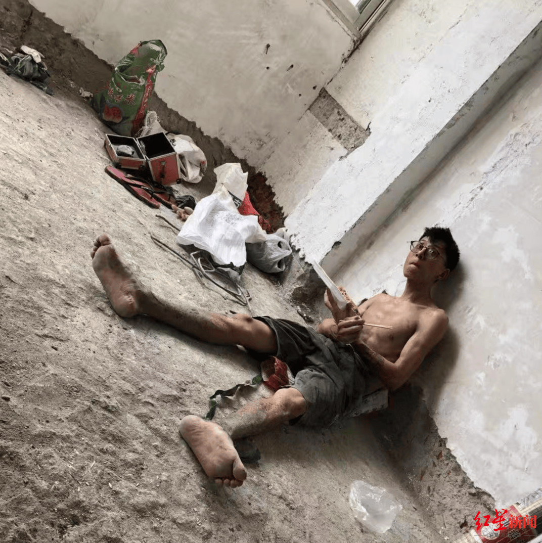 小伙搬磚9年攢200萬，修別墅買車：寧愿不要這些錢，若時間倒流想好好讀書