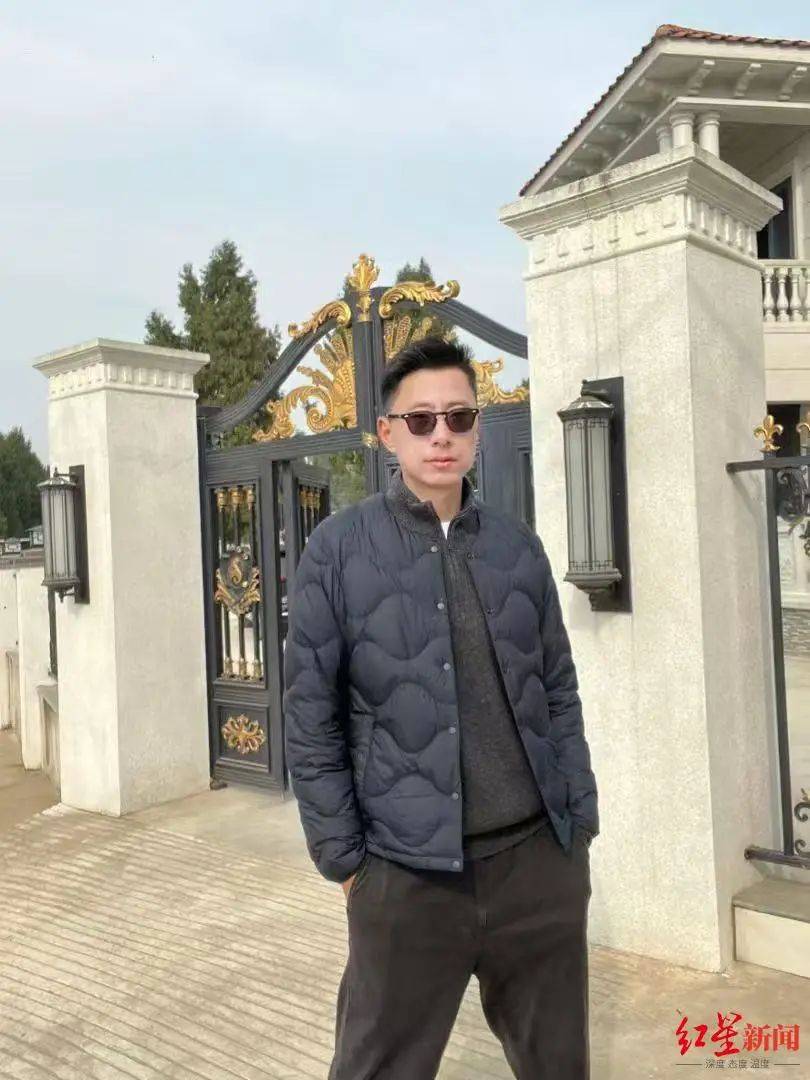 小伙搬磚9年攢200萬，修別墅買車：寧愿不要這些錢，若時間倒流想好好讀書