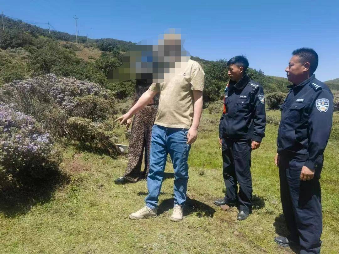兩游客在景區(qū)盜挖索瑪花 警方：給予行政處罰，兩人認(rèn)識到錯誤并作鄭重道歉