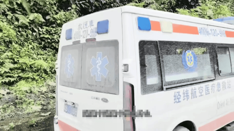 一海南牌照救護(hù)車在西藏墨脫無(wú)任務(wù)拉警笛還停車拍照？當(dāng)?shù)鼐剑阂烟幜P教育