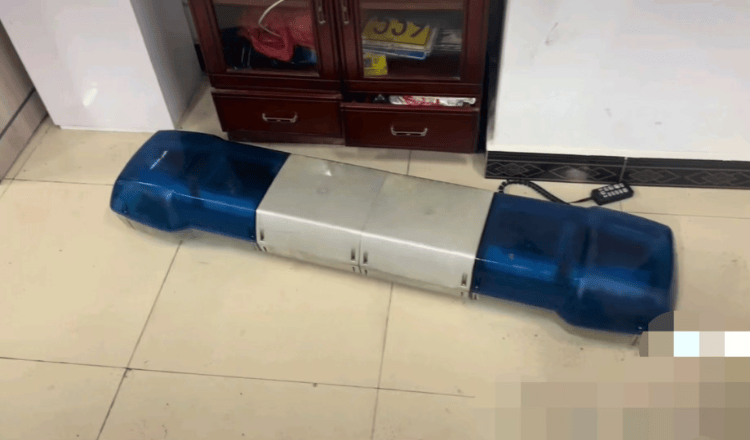一海南牌照救護(hù)車在西藏墨脫無(wú)任務(wù)拉警笛還停車拍照？當(dāng)?shù)鼐剑阂烟幜P教育