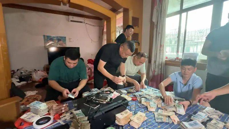 每天印多少花多少，夫妻倆家中合伙印制20多萬元假幣，雙雙被拘