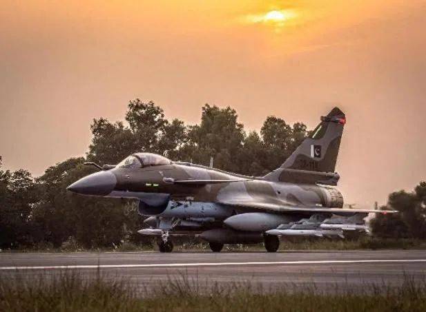 巴基斯坦公開空戰(zhàn)細(xì)節(jié)，鎖定14架陣風(fēng)戰(zhàn)機(jī)，事情果然不簡單