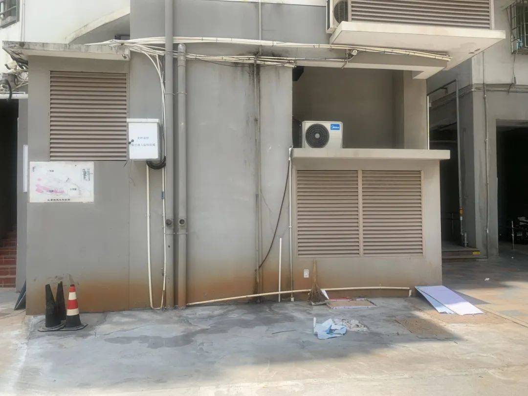 未公示，未征求意見！廈門一小區(qū)建充電棚，惹怒業(yè)主