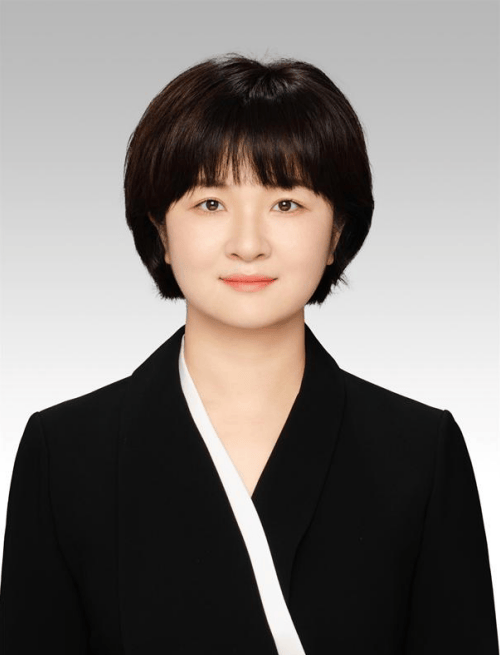 不到1年再公示，生于1987年的李金玲，擬提名為縣長(zhǎng)候選人