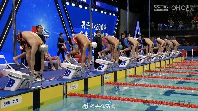 孫楊收獲首枚金牌！攜手汪順潘展樂4x200米自由泳接力奪冠