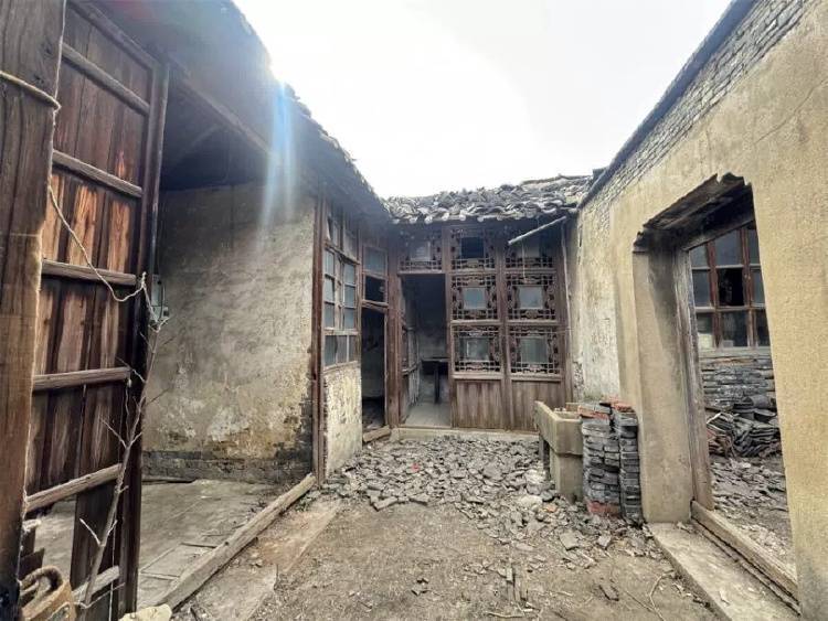 揚州一清代文物合院618元起拍，此前已流拍兩次