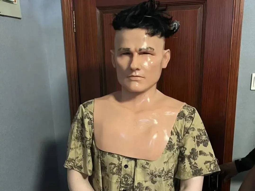 江蘇一男子戴仿真“人皮”面具入室盜竊，流竄多個(gè)小區(qū)作案，涉案金額達(dá)15萬余元