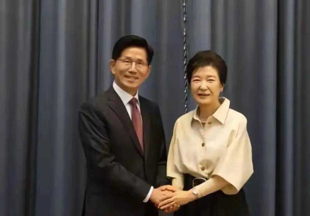 李在明勝利無望？李明博、樸槿惠聯(lián)手，韓國大選進入白熱化階段！