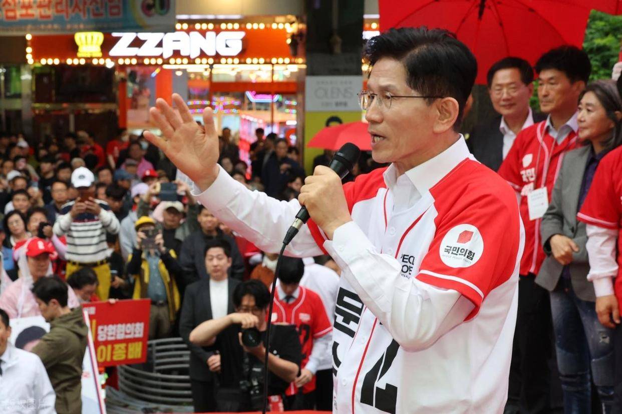 韓國爆發(fā)仇華浪潮，李在明罕見警告，關(guān)鍵時刻，一句話定下中韓大局