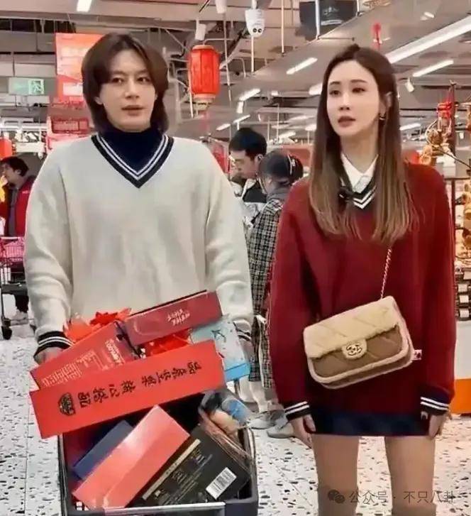 自曝與丈夫經(jīng)常吵架？但怎么感覺她是在變相秀恩愛呢！