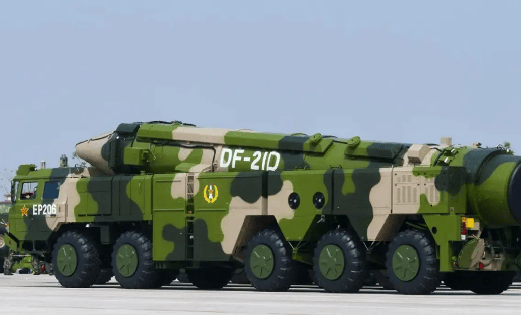 臺軍5架戰(zhàn)機挑釁遼寧艦，特朗普發(fā)現(xiàn)不對勁，緊急扣下64架F-16V