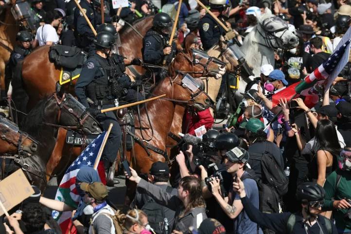 奧巴馬發(fā)聲，白宮懟：美國人要真在意你的想法，就選哈里斯了