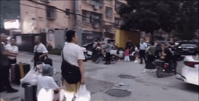 深圳一小區(qū)房屋沉降、墻體開裂，居民已撤出，官方：正在調(diào)查