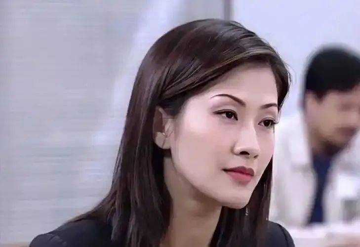 證實！知名女演員轉(zhuǎn)行當(dāng)老師，已獲博士學(xué)位