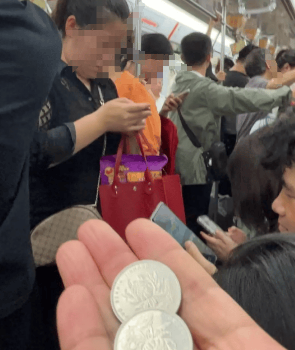 杭州女子坐地鐵想上廁所，進(jìn)站2分鐘被扣2元！救急攻略請(qǐng)收好
