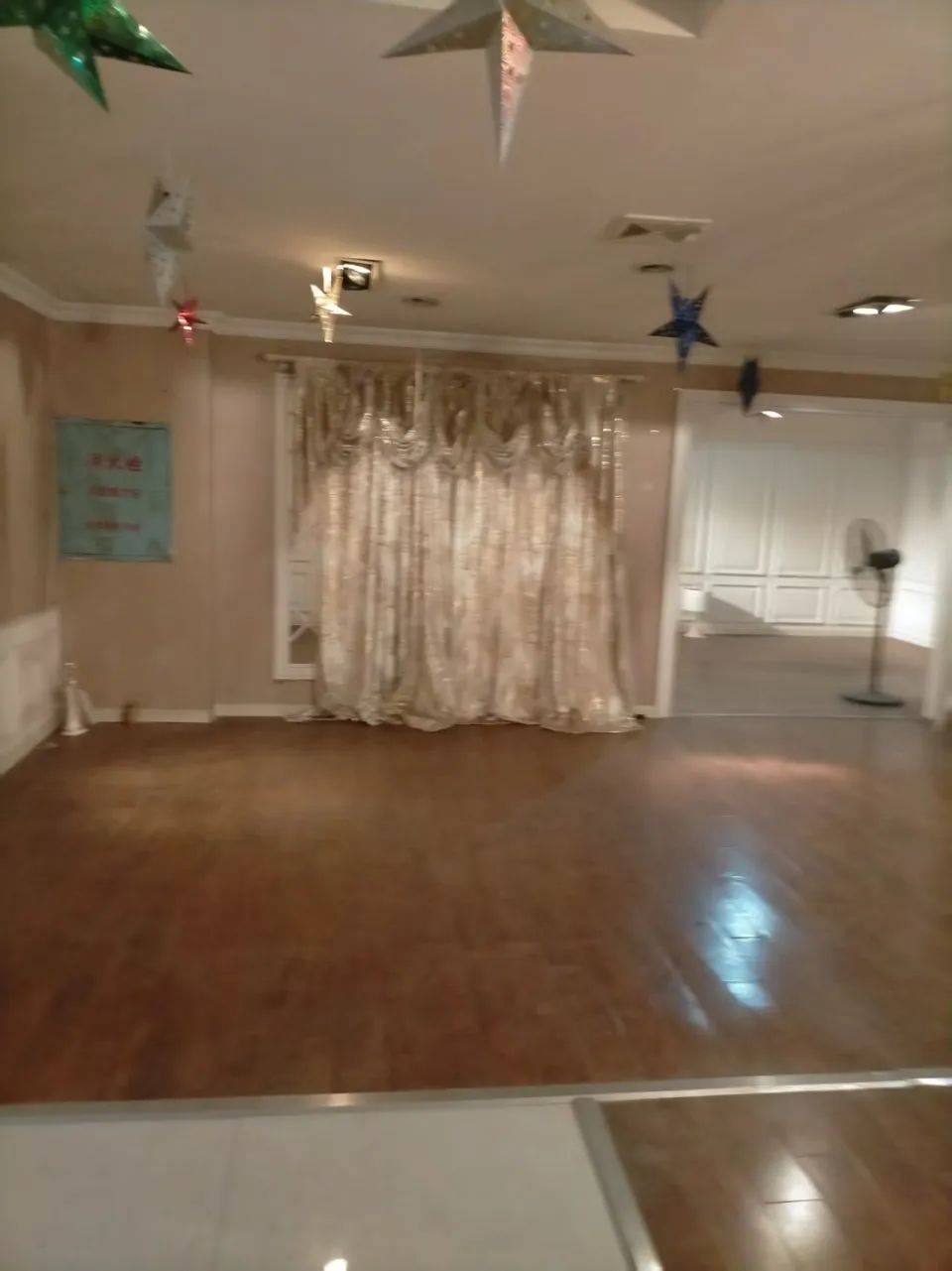 湖南一女子稱(chēng)價(jià)值百萬(wàn)家具失蹤5年難立案：二房東是民警，其父系退休縣領(lǐng)導(dǎo)