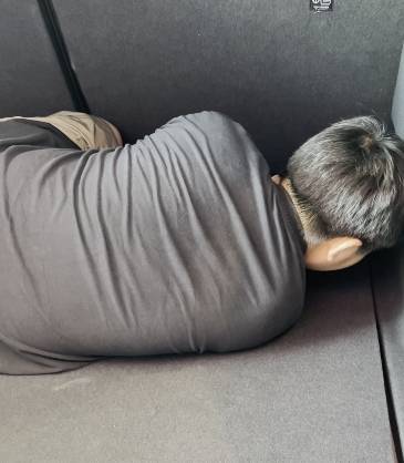 9歲男童被安排后備箱數(shù)小時(shí)，生母再發(fā)聲：已提起訴訟
