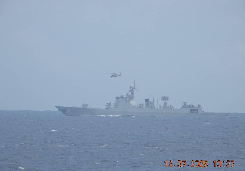 菲軍纏上815電偵船，中國海軍052D艦鎮(zhèn)場(chǎng)，我們目標(biāo)是英美日航母