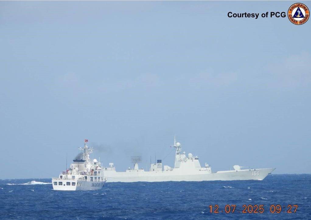 菲軍纏上815電偵船，中國海軍052D艦鎮(zhèn)場(chǎng)，我們目標(biāo)是英美日航母