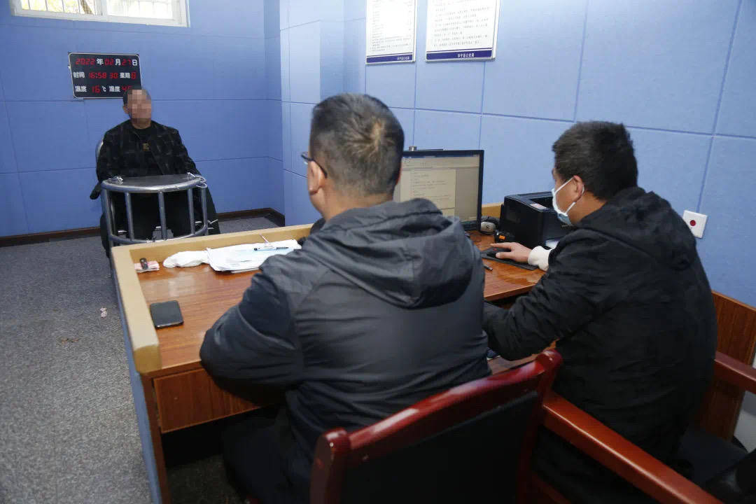 “男子強(qiáng)奸嫂嫂出獄后又刺死見義勇為者”案二審，擇日宣判 警方曾披露抓捕過程等諸多細(xì)節(jié)