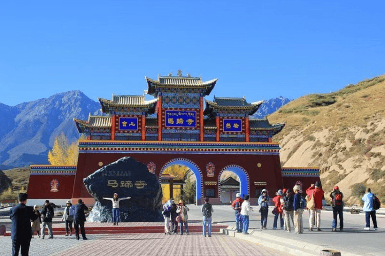 甘肅馬蹄寺景區(qū)被曝收300元/人“天價過路費(fèi)”，當(dāng)?shù)匚穆貌块T：屬實，已下發(fā)整改函