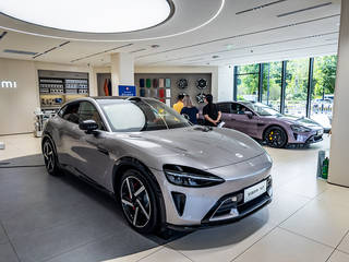 近百輛小米YU7流入二手車市場，百公里準新車加價1萬起